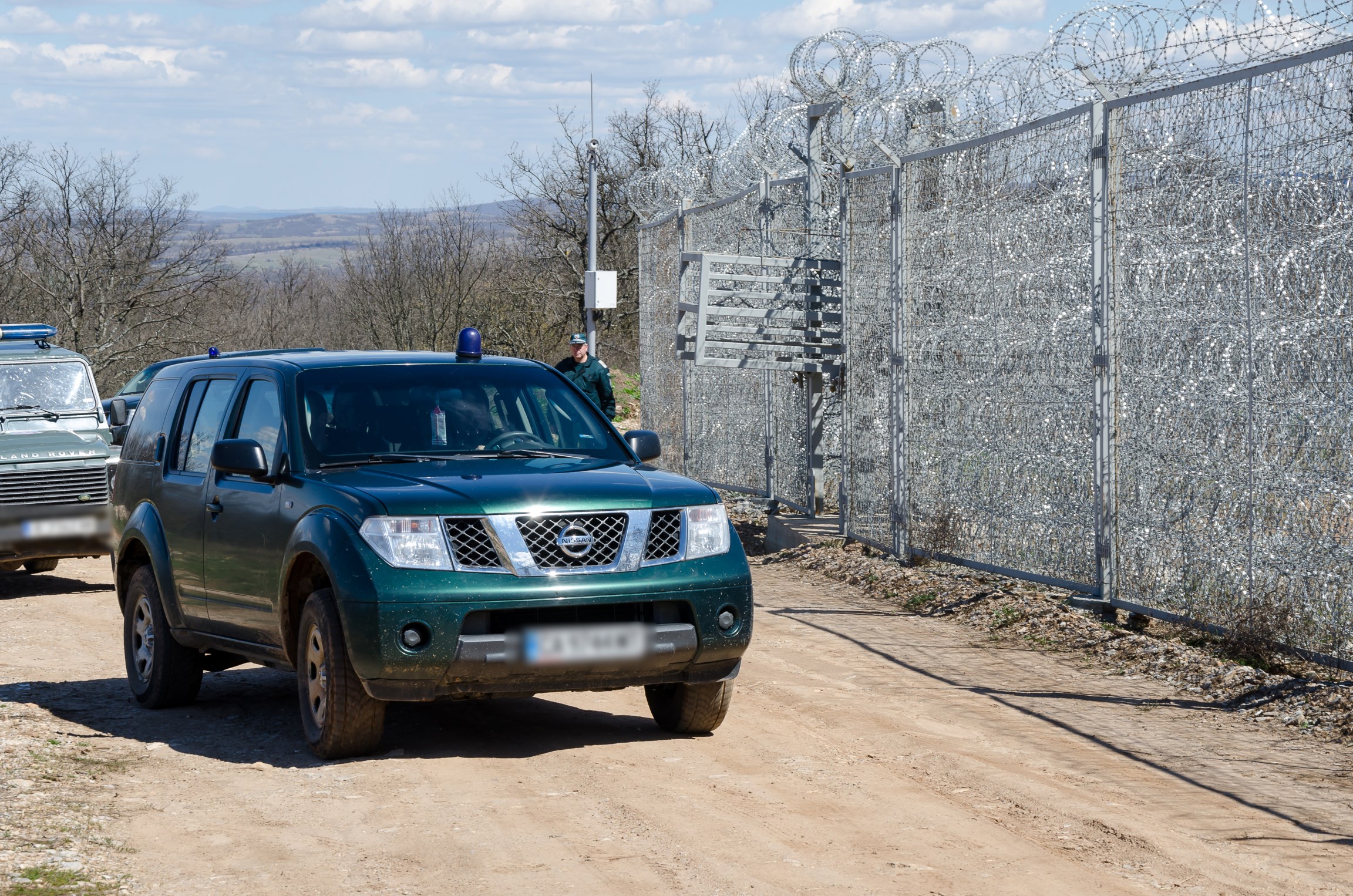 Slavný bulharský plot na hranici s Tureckem. Délka zatím 33 kilometrů, výška tři metry, poznávací znamení ostnatý drát. A inspirace pro Maďarsko, kde podobný plot začali stavět.